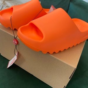 Brand new, and beautiful color!! Never worn.